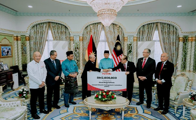 PETROS Supports Sarawak's Flood Relief Efforts